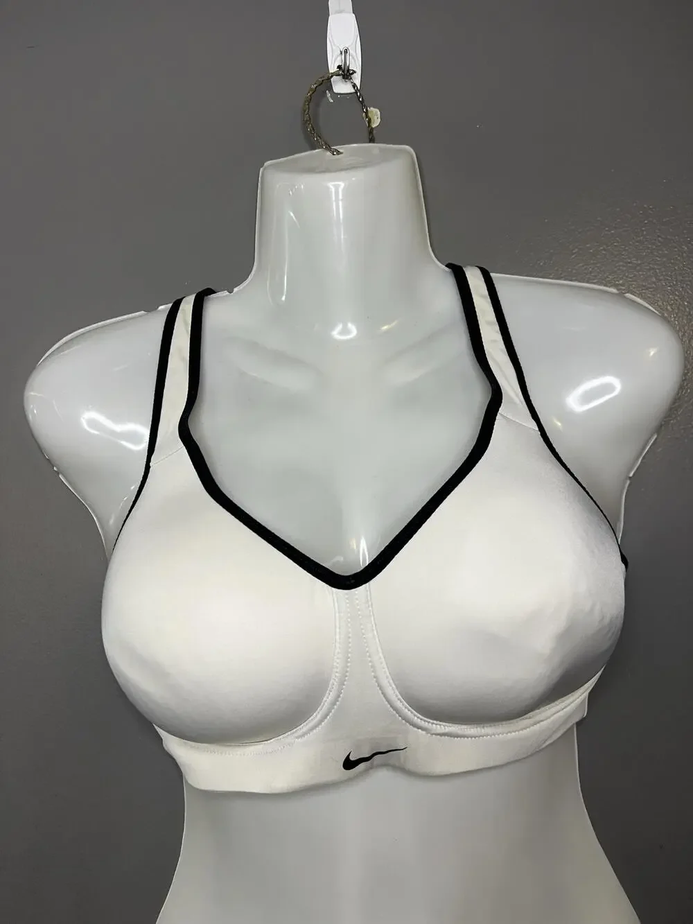 Nike Sports Bra Womens 32DD White Dri-FIT Underwire Racerback Hook Loop Stretch